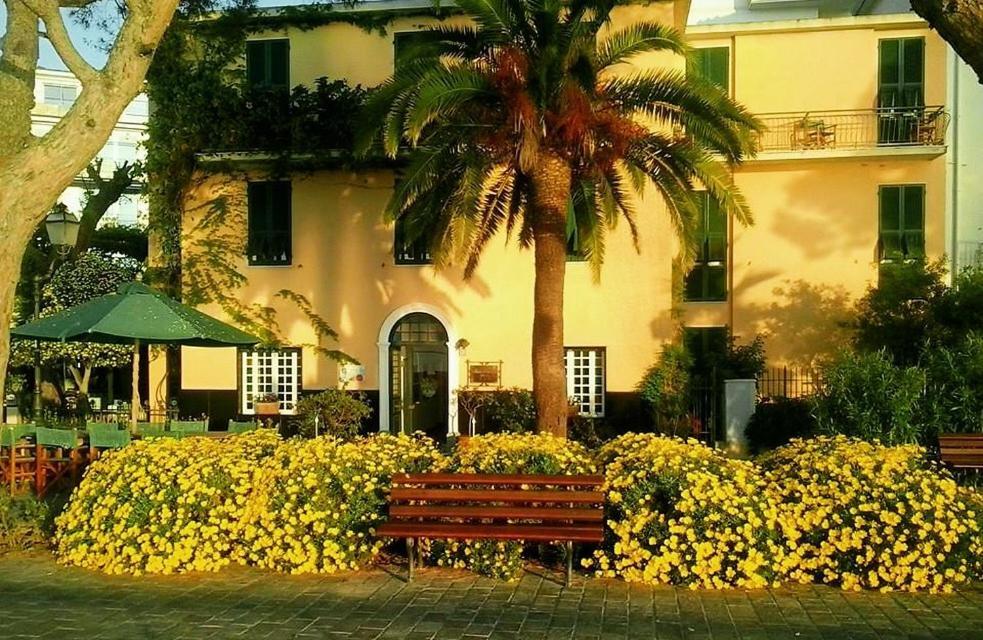 Hotel Beau Rivage Alassio Eksteriør billede