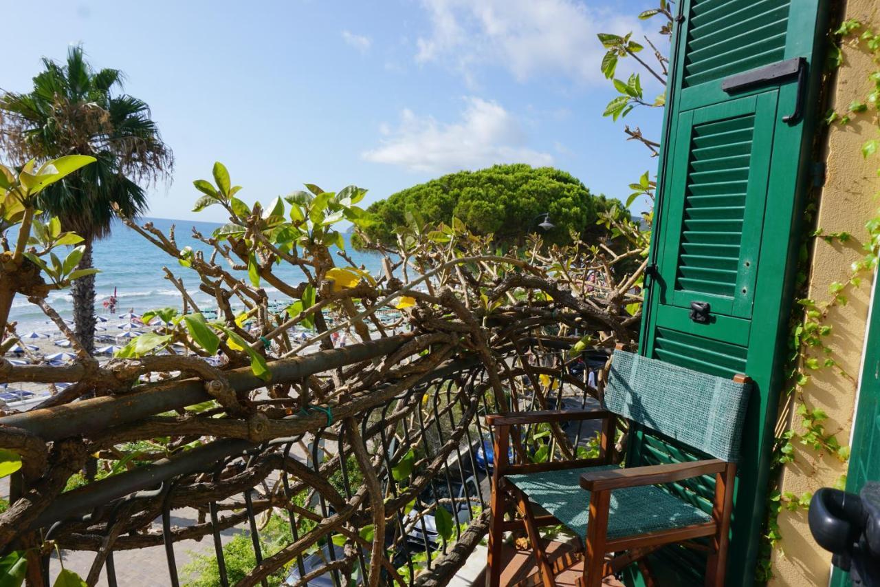 Hotel Beau Rivage Alassio Eksteriør billede