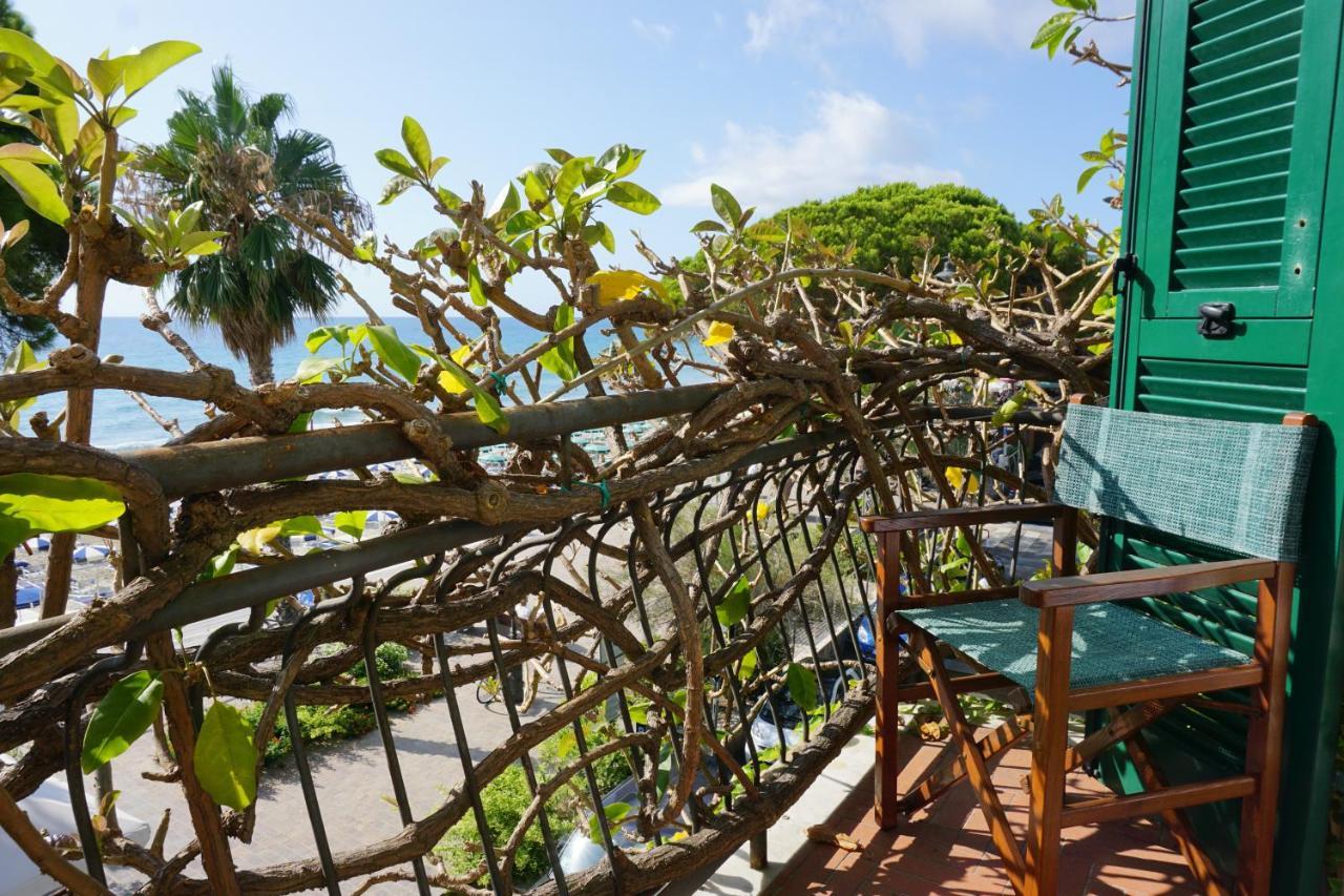 Hotel Beau Rivage Alassio Eksteriør billede